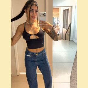 Calça mom detalhe Jeans escuro
