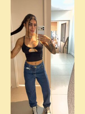 Calça mom detalhe Jeans escuro