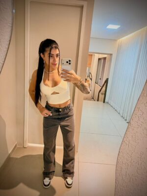 Croped Jenifer