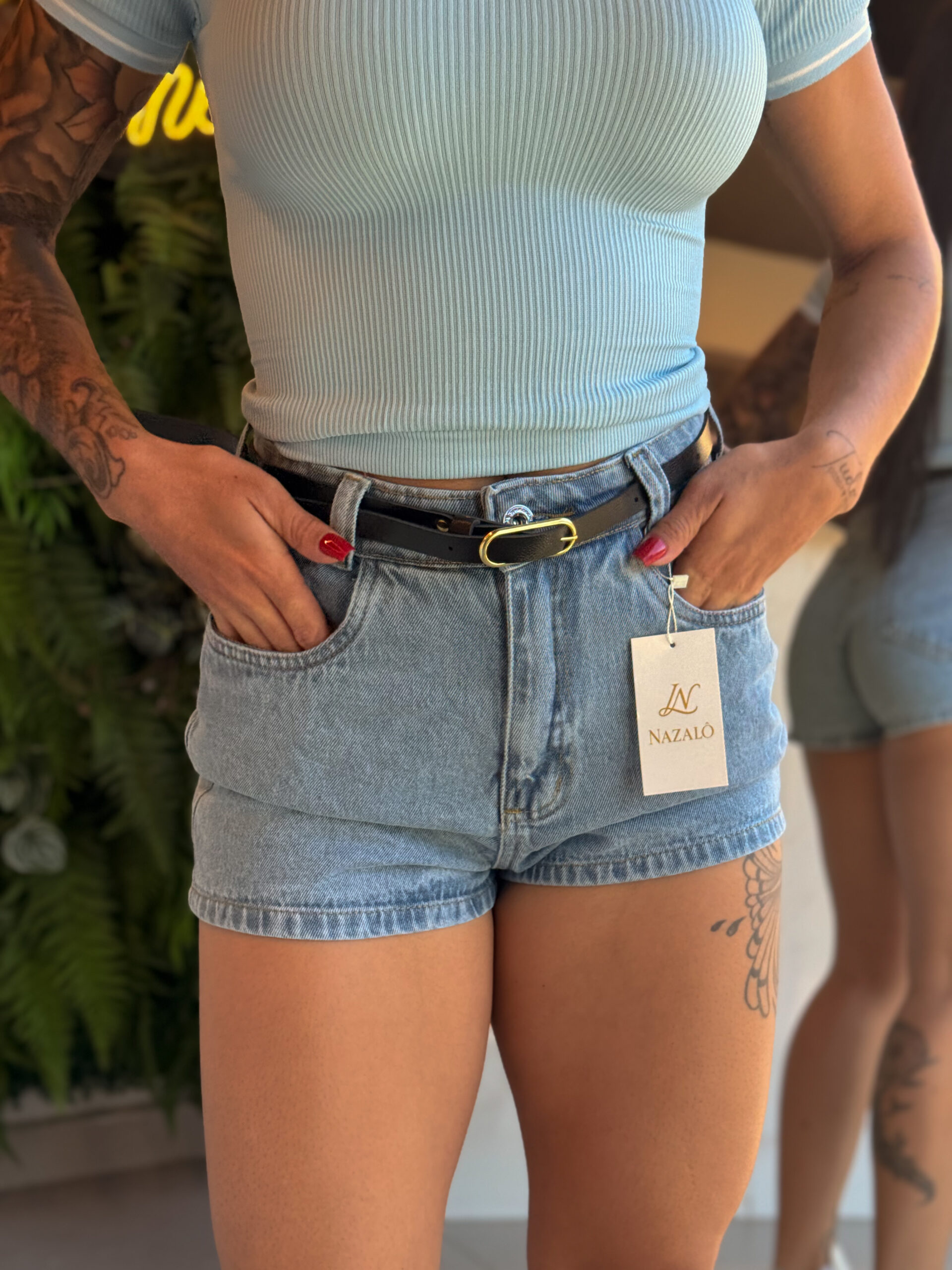 SHORT JEANS COM CINTO